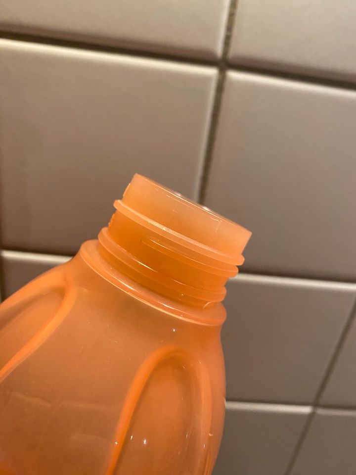 Tupperware EcoEasy Trinkflasche, 500ml, orange (lachs) in Frankfurt am Main