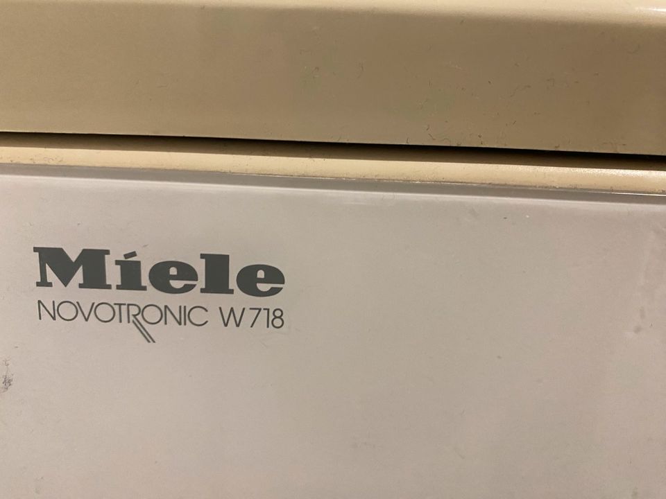 Miele Novotronic W718 in Glattbach Unterfr.
