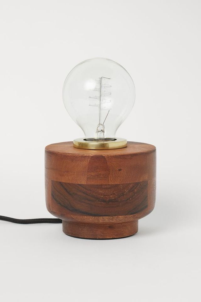 Stylische H&M Lampe aus Akazienholz in Nordhorn