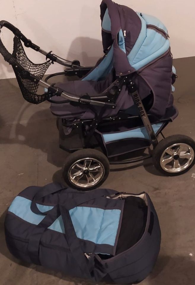 Kinderwagen mit Winterfußsack in Dresden