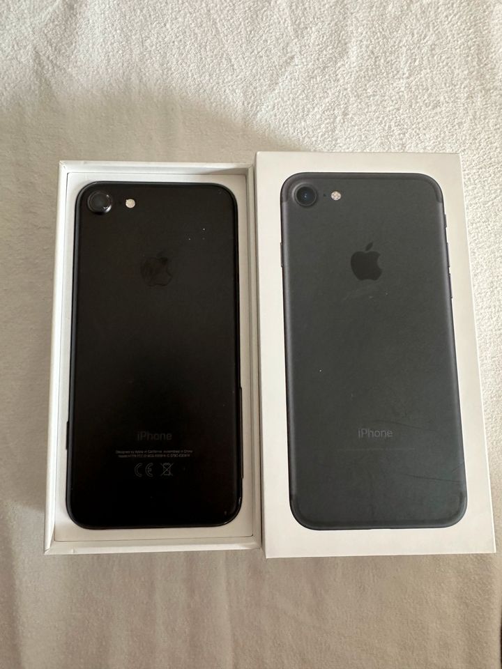 Apple iPhone 7, black 32GB + Original Verpackung in Freiburg im Breisgau