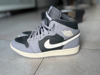 Nike Air Jordan 1 Mid Grau/Schwarz Gr. 43 Top Nordrhein-Westfalen - Velbert Vorschau