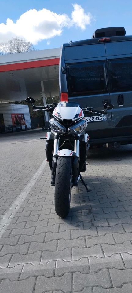 Triumph Street Triple S in Lochhausen