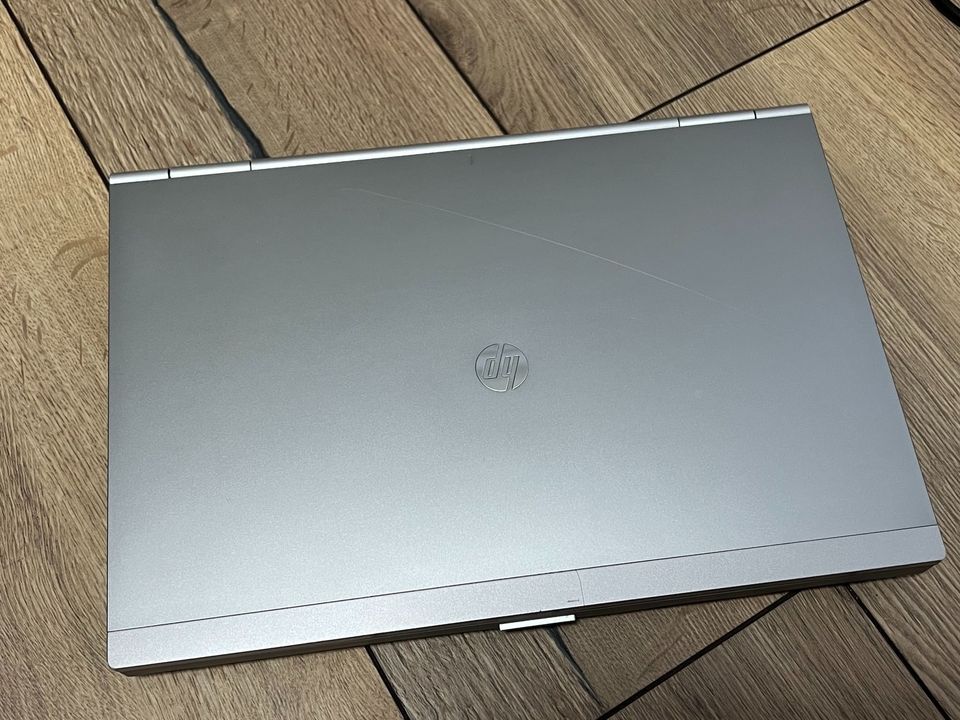 HP Elitebook 8460p + win 10 + Office 2007 + Dockingstation in Essen