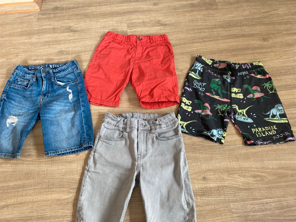 Shorts kurze Hosen Jeans Gr.134 4Stück Set in Parsberg