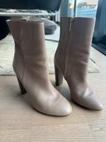 Boss Stiefelette, Größe 38, beige/grau, Leder, toller Absatz! Stuttgart - Feuerbach Vorschau