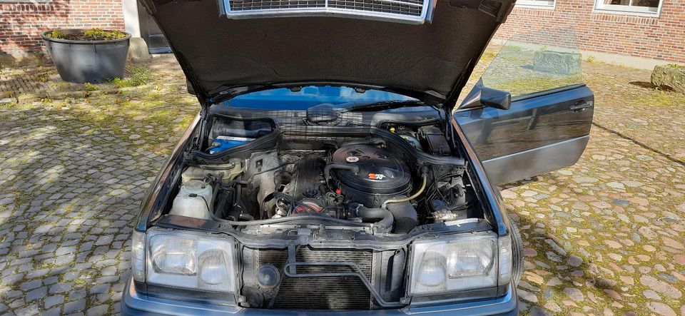 Mercedes Benz w124 300ce in Neuenhaus