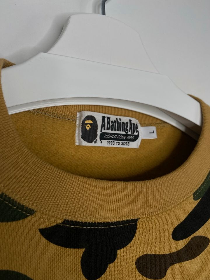 A Bathing Ape Crewneck Yellow Camo L Bape in Köln