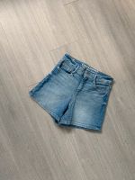 Jeans Shorts Jeansshorts blau 36 Niedersachsen - Gieboldehausen Vorschau
