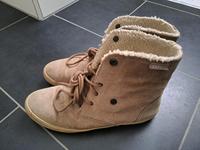 Esprit Winterschuhe boots Lammfell 38 top Zustand Hessen - Braunfels Vorschau