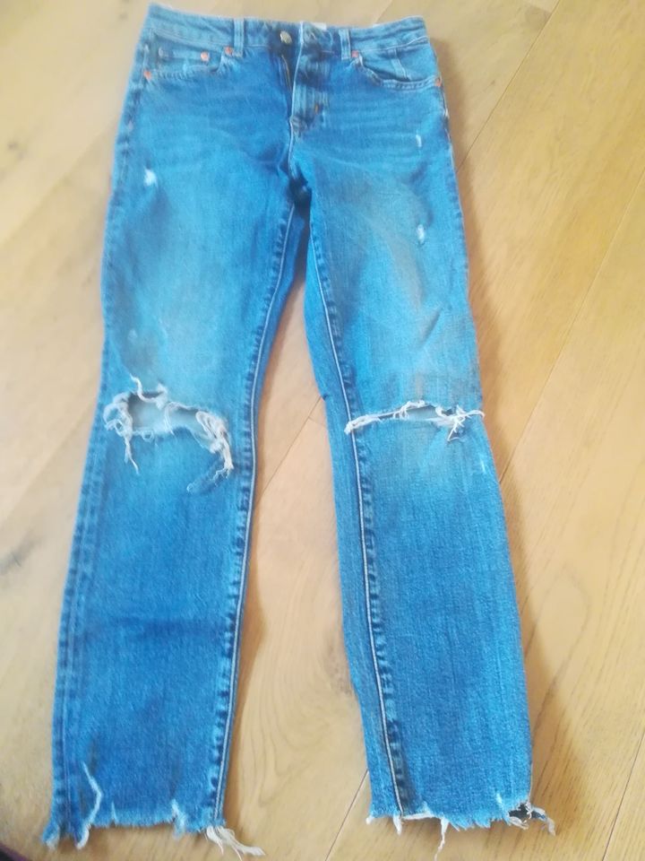 Skinny High-Waist Ankle- Length Jeans von H&M, Größe 27 in Bremen