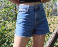 Jeans Shorts Zara Gr.32 Nordrhein-Westfalen - Bergkamen Vorschau