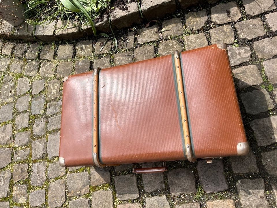 Antik Koffer Überseekoffer braun Holzleisten - Metallbeschläge in Leverkusen