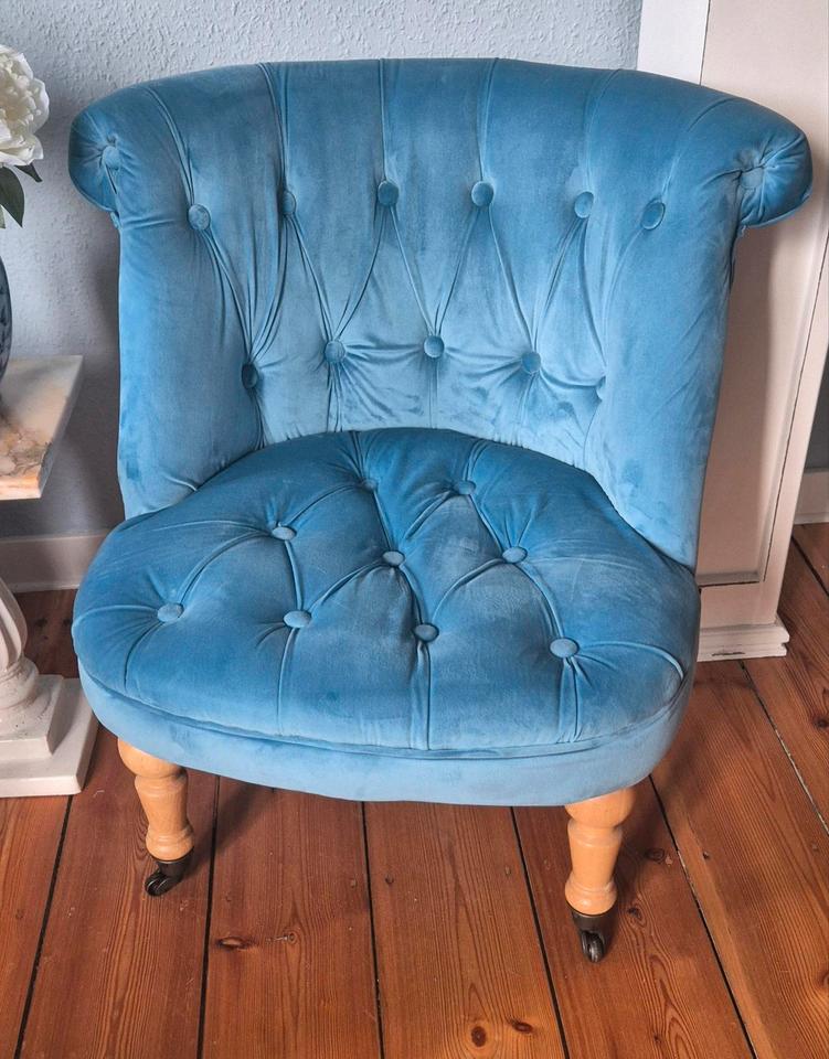 2x Vintage Cocktail Sessel in Blau Samt, mit Rollen in Berlin
