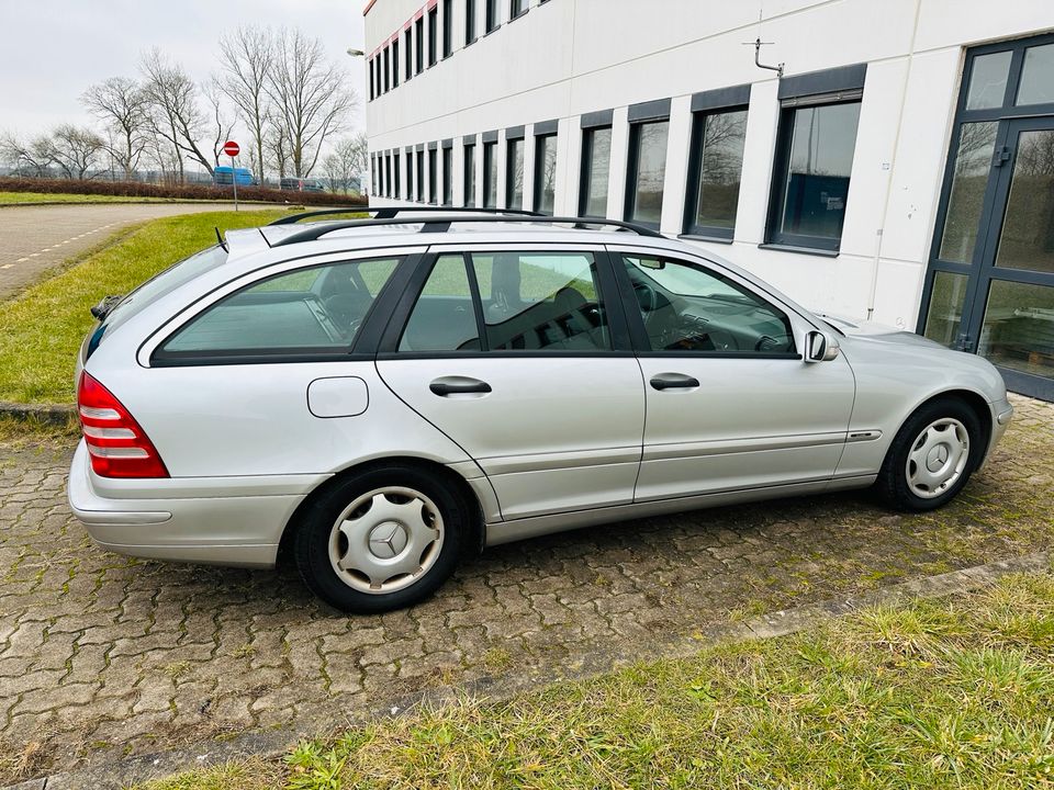 Mercedes C220 CDI Automatik Tempom Klimaautom ZV+Funk Schiebedach in Ziesendorf