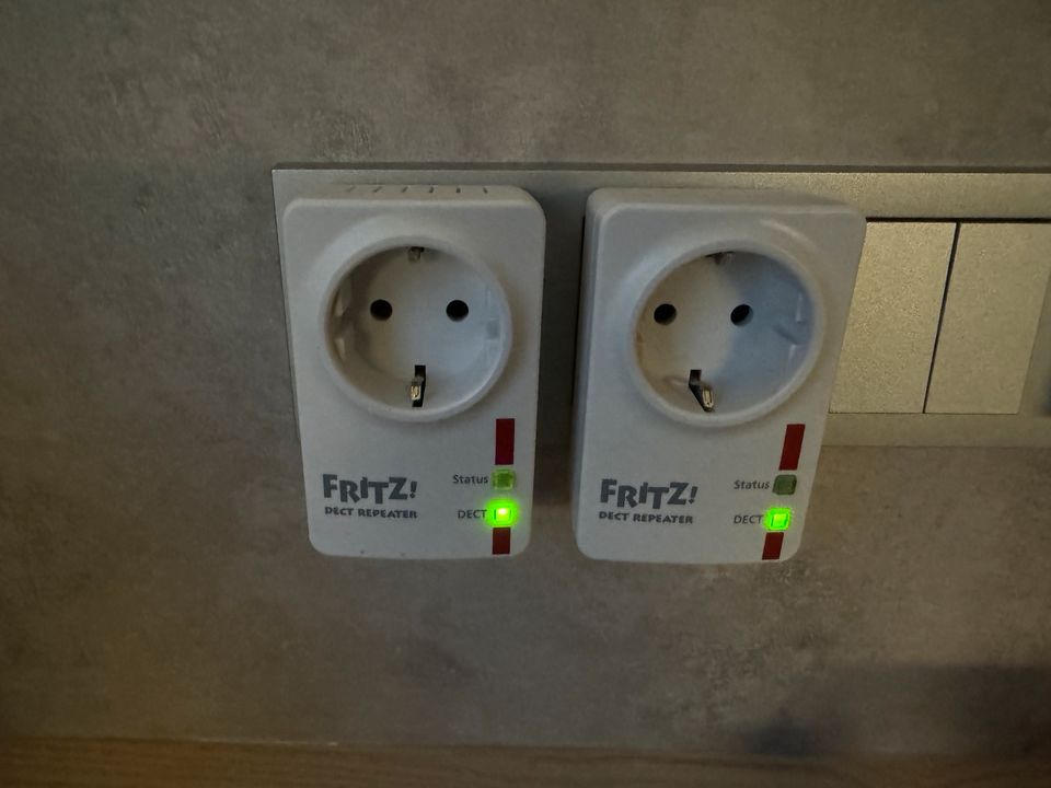 2x Fritz Dect 100 Repeater Sehr guter Zustand!!! in Bad Homburg