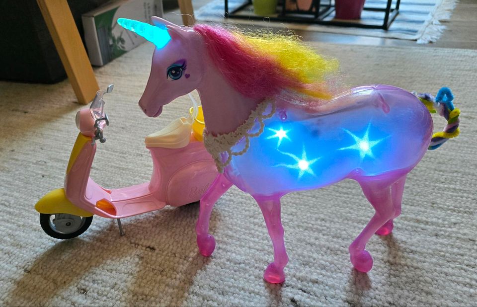 Barbie Einhorn und Motorroller in Weimar