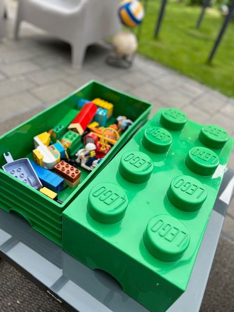 Lego Aufbewahrungsbox + diverse LEGO DUPLO Bausteine in Lippstadt