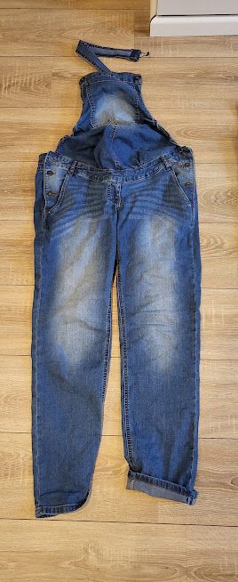 nahezu ungetragenes Hosenpaket Umstandsmode Hose Latzhose Jeans in Pölitz