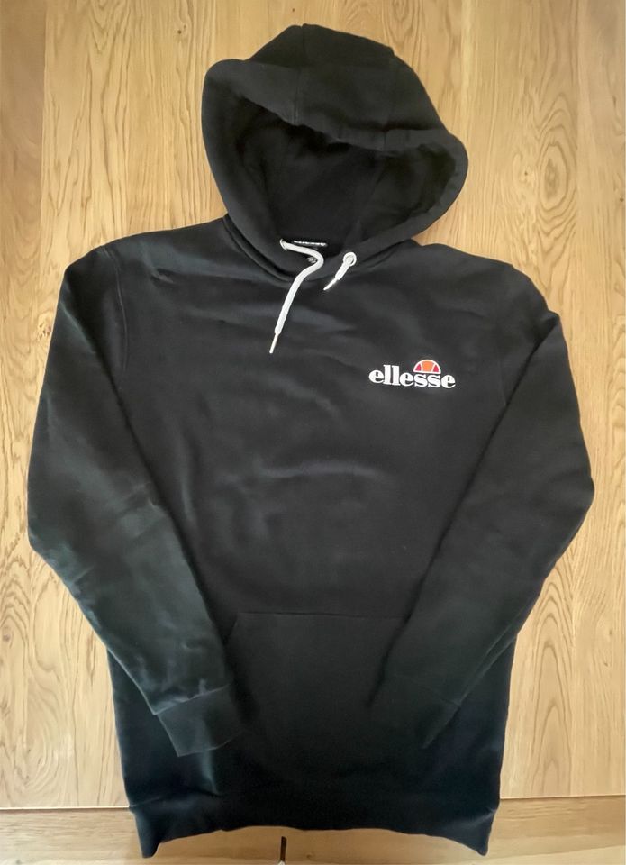 Ellesse Regular Fit Herren Hoodie Gr. XS TOP in Langenfeld