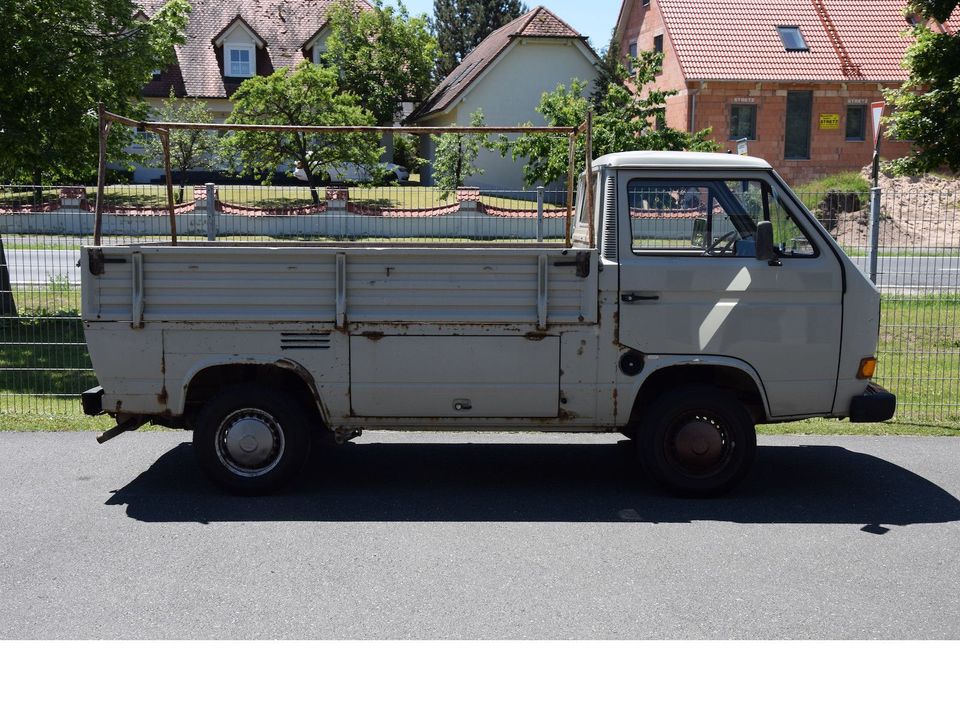 Volkswagen T3 245 Pritsche ´Schlosserpritsche` in Burgebrach