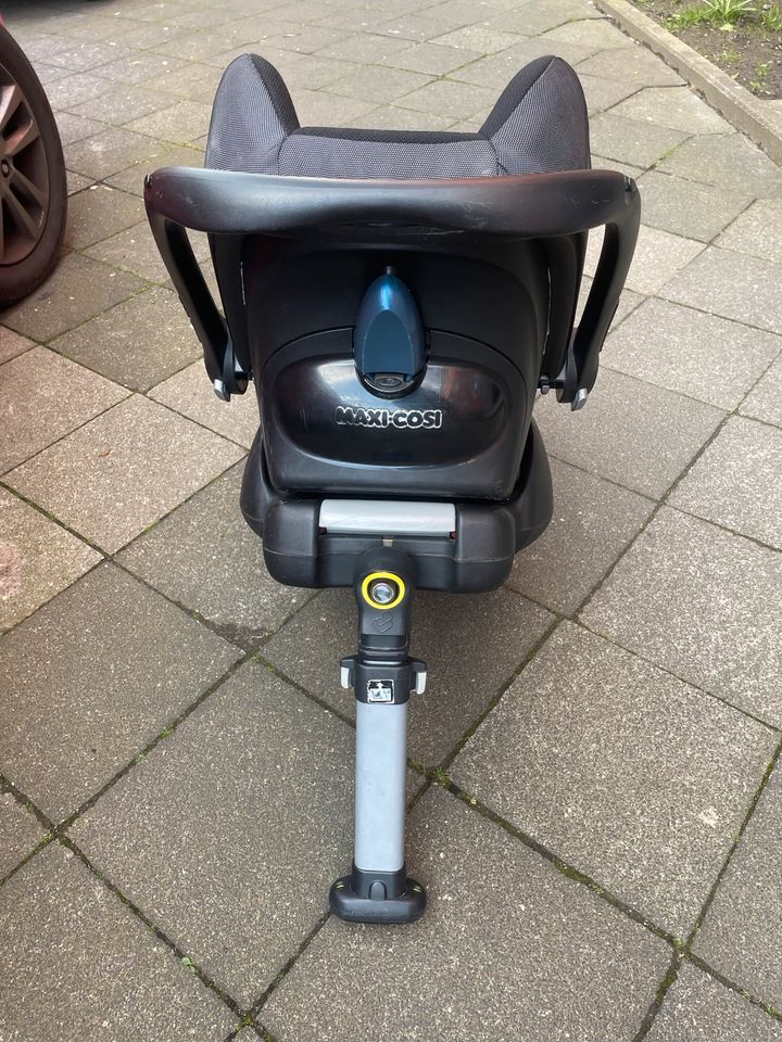 Maxicosi mit isofix Station in Düsseldorf