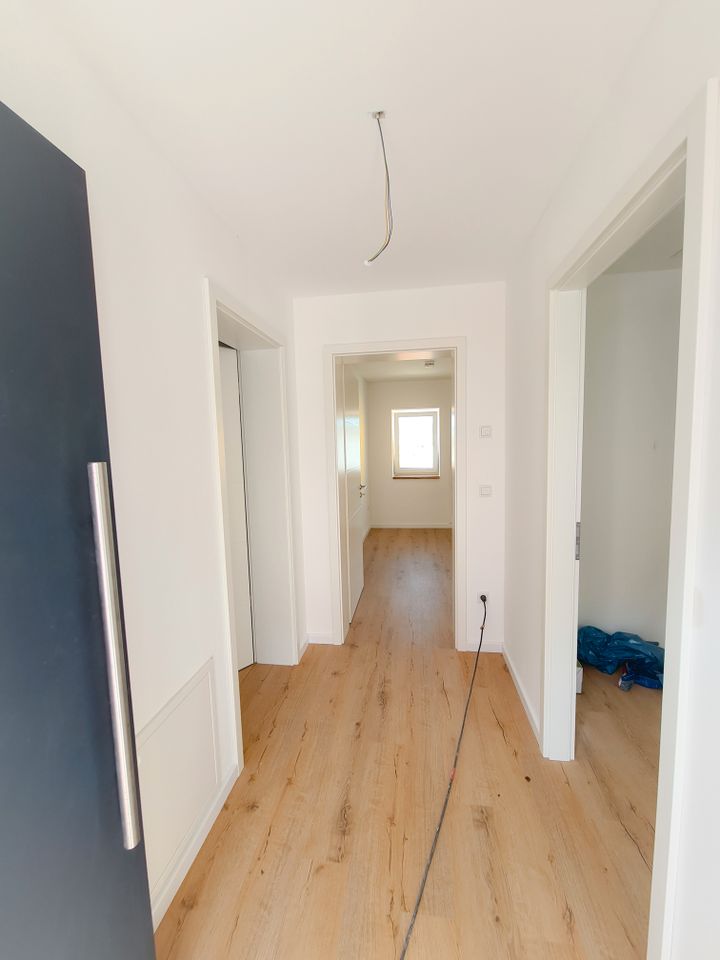 Hochwertig renoviert, sofort frei + viel Platz: 2,5-Zimmer-Wohnung + Studio, Parsberg in Parsberg