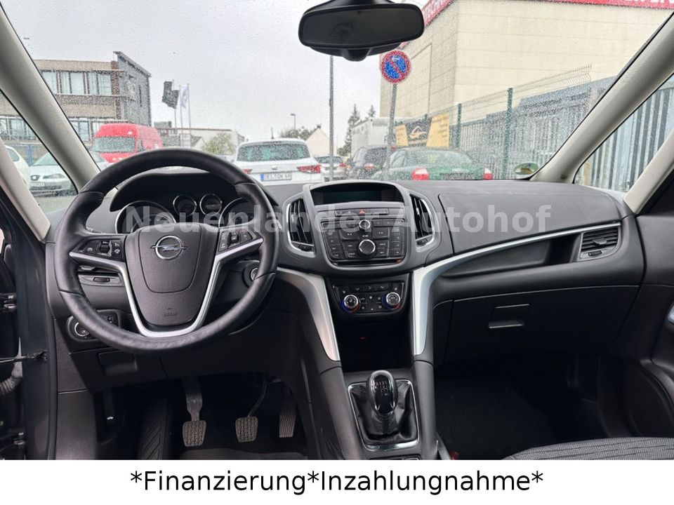 Opel Zafira Tourer Style*35.000Km*Ambiente*LenkHeiz* in Bremen