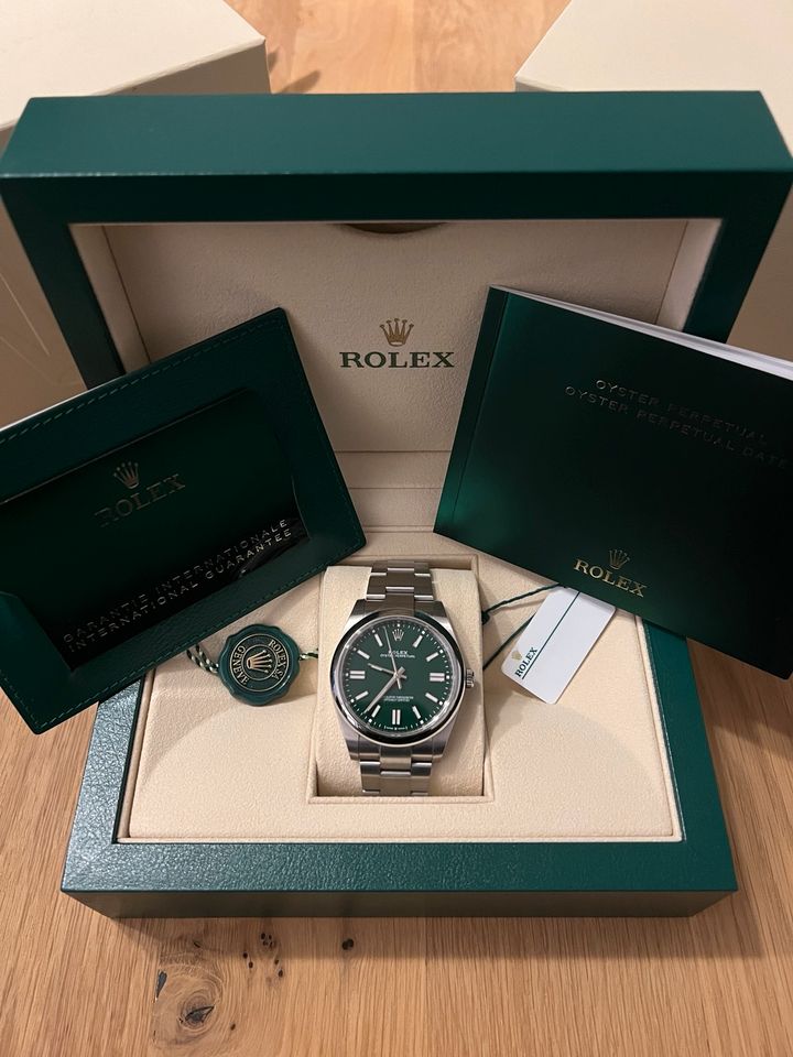 Rolex Oyster Perpetual 41 green dial grün 2020 in Tornesch