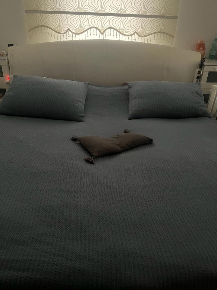 Boxspringbett mit Stauraum 180x200 incl. Matratzen in Nordenham