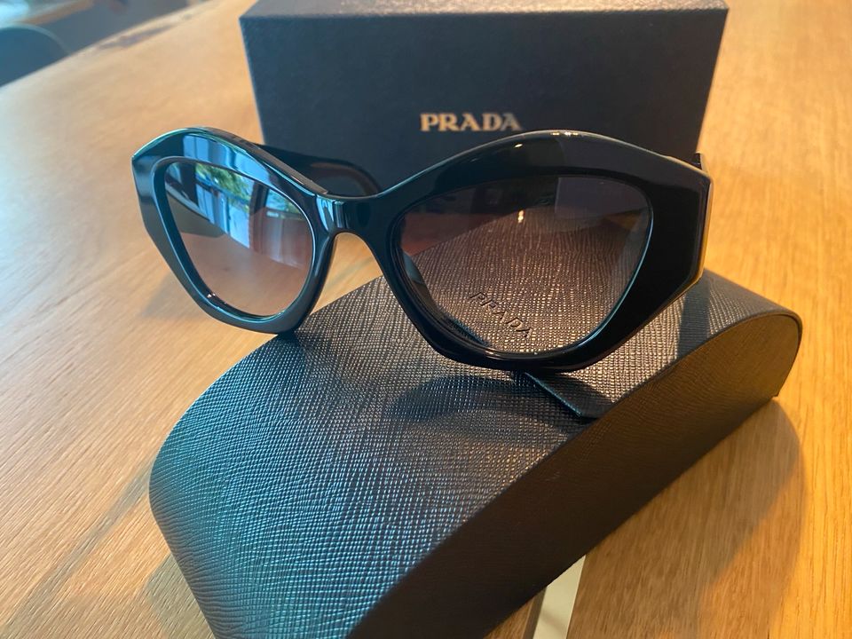 NEU Prada Symbole Cateye Sonnenbrille in Hannover