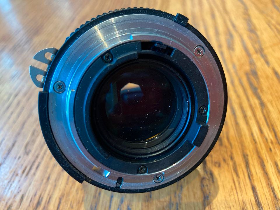 Nikon Nikkor Ais 2,0 / 85mm mit Geli HS-10,  - Sammlungsauflösung in Am Mellensee