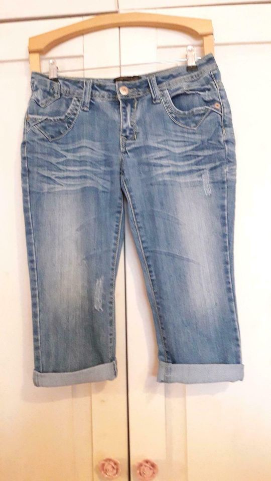 Jeans Capri Strass used look 38 mittelblau in Karlsruhe