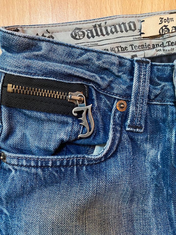 Designer John Galliano gr.8 Kinder Jeans distressed gerades Bein in Berlin