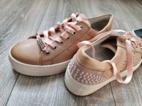 Schöne Leder Sneaker mit Akzenten Niedersachsen - Göttingen Vorschau