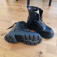 Buffalo Boots, Gr. 39, fast neu, schwarz Friedrichshain-Kreuzberg - Friedrichshain Vorschau