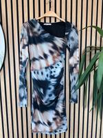 Bershka Kleid mit asymmetrischem Ausschnitt S / 36 „Bunt“ Nordrhein-Westfalen - Kierspe Vorschau