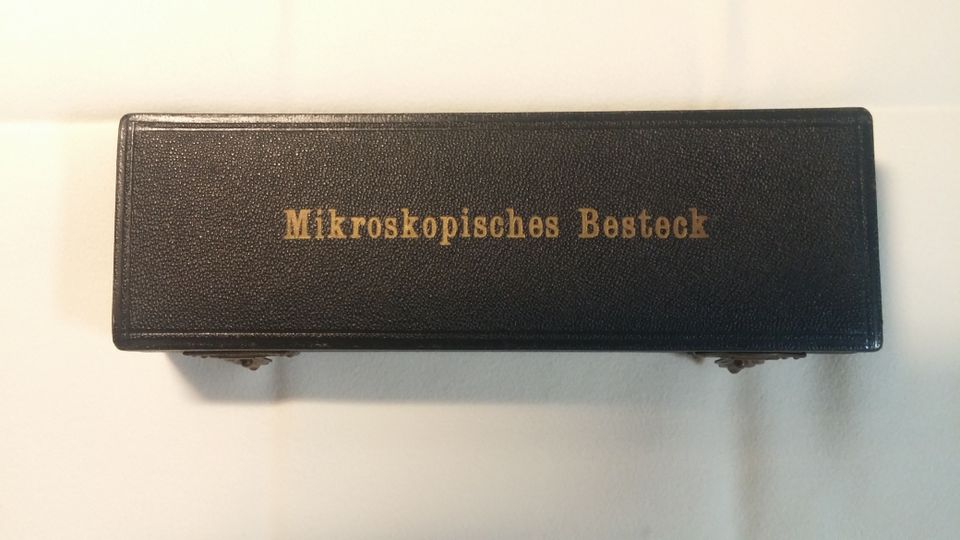 Mikroskopisches Besteck in Holzschachtel 7 teilig in Halle