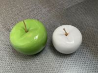 2 Deko Äpfel grün 11 cm, weiß 9 cm hoch Niedersachsen - Lemwerder Vorschau
