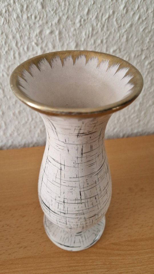 Ü Keramik Vase 60er Jahre Vintage Höhe 20 cm weiß/gold/schwarz in Welver