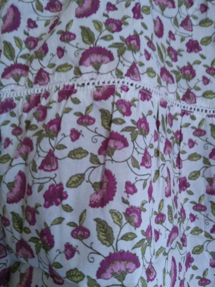 Kurzarm Bluse Gr. 42, creme mit Blumen,  Gina,  NEU in Ense