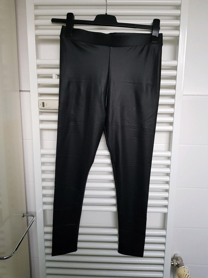 Leggins Hose in gr.38 von Primark Kunstleder Optik in Mülheim (Ruhr)