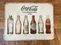 Coca Cola Werbeschild (Bottle Evolution) Metall 30x40 cm Brandenburg - Altlandsberg Vorschau