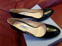 Luxus Prada Lackleder Pumps.Gr40.W.Neu.UVP620euro Frankfurt am Main - Rödelheim Vorschau