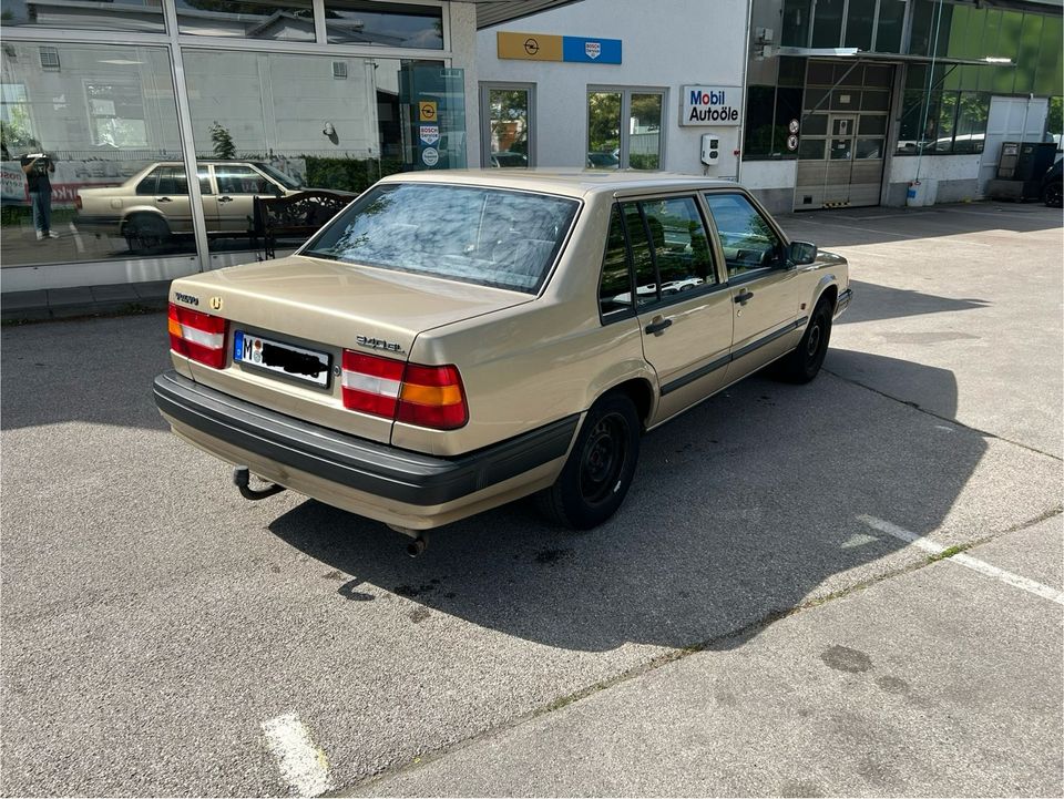 Volvo 940GL Limousine in München