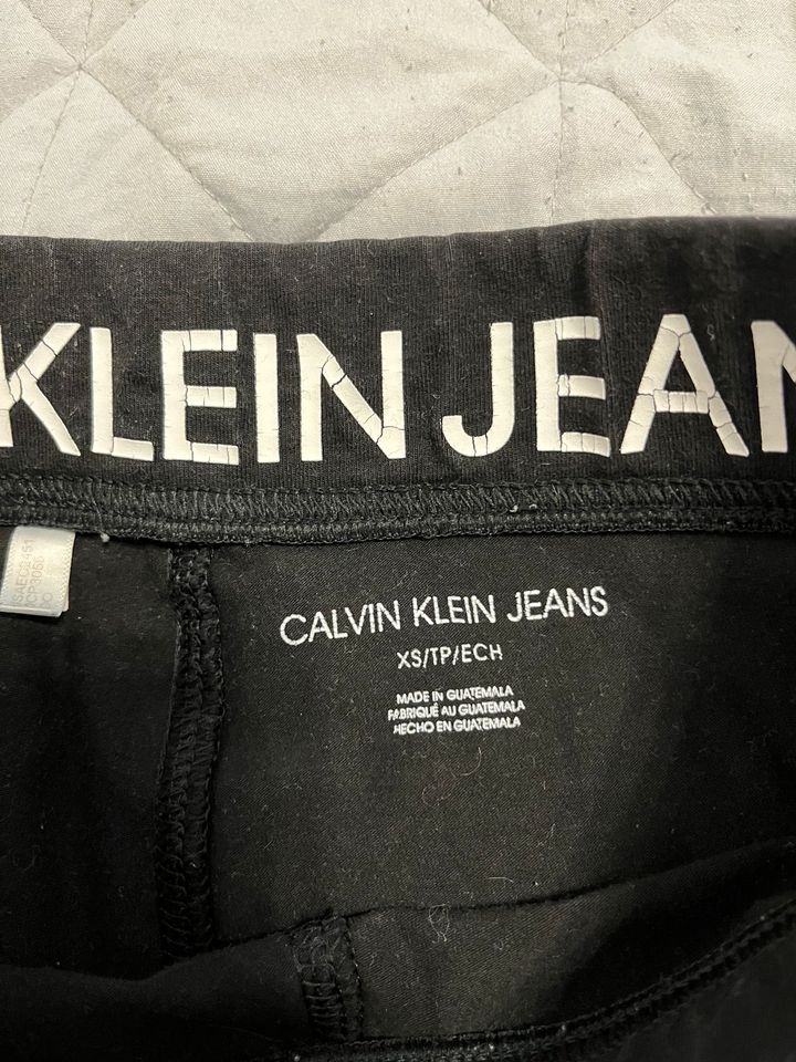 Calvin Klein Leggings gr. XS in Wendisch Evern