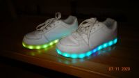 weisse Sneaker Gr. 36 mit LED Leuchtsohle, Farbwechsel Nordrhein-Westfalen - Wachtendonk Vorschau