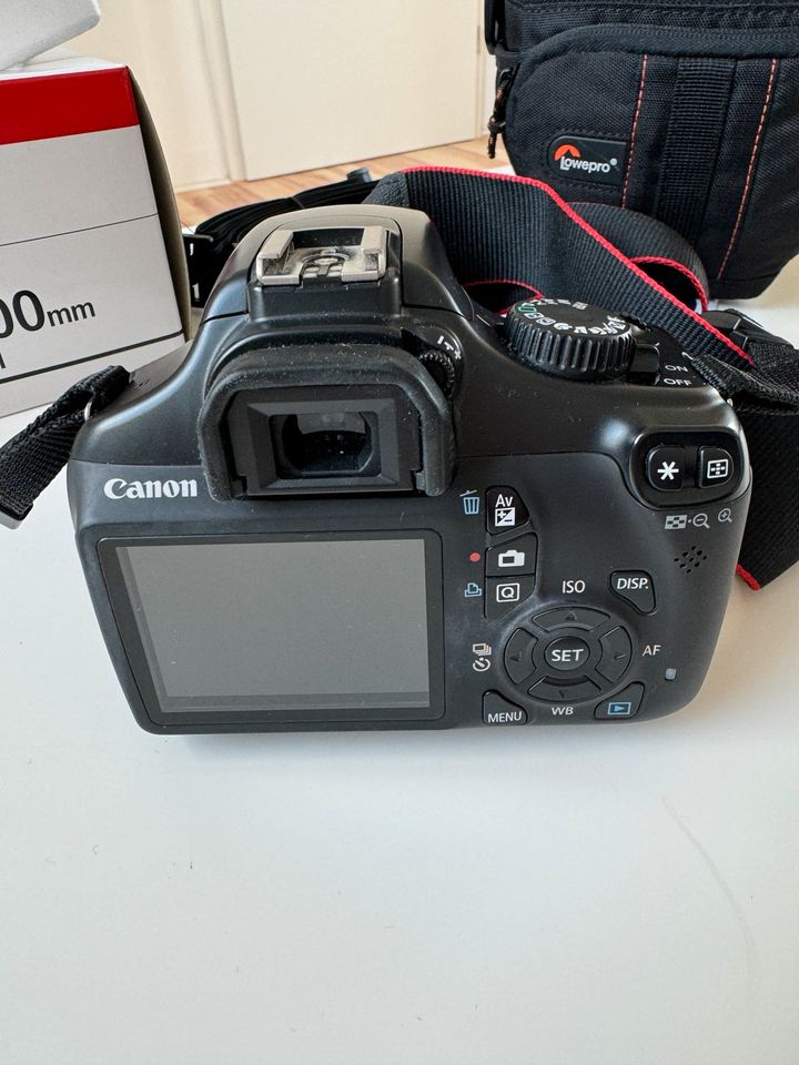 Canon Kamera EOS 1100 D in Remscheid