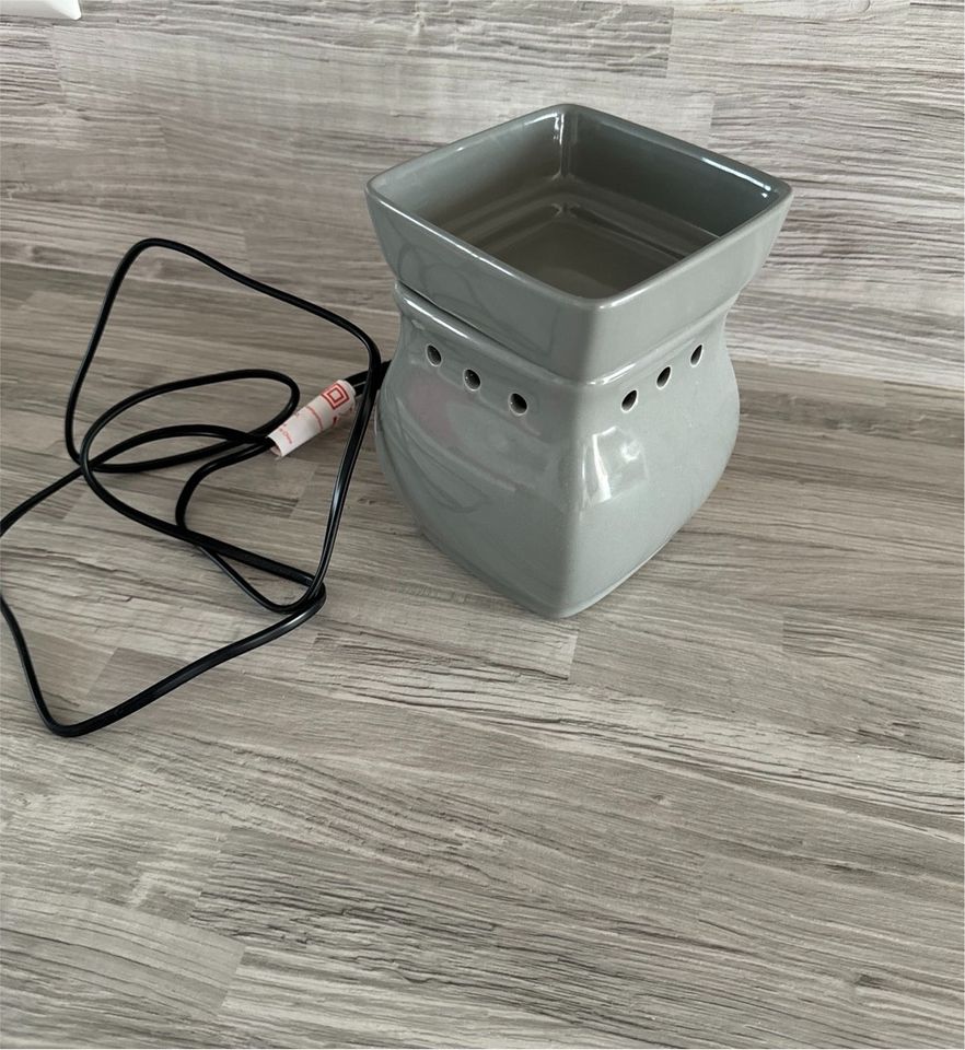 Elektrische Duftlampe Classic Curve grau Scentsy in Ebersbach an der Fils