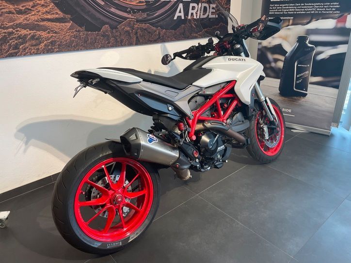 Ducati Hypermotard 939 in Karlsruhe